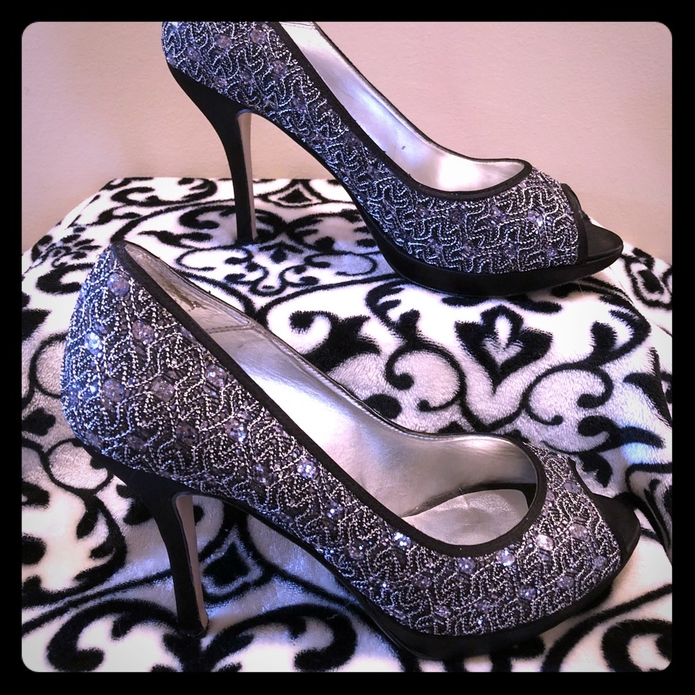 ❤️ STUNNING Caparros Sequined Stilettos size 10 💝